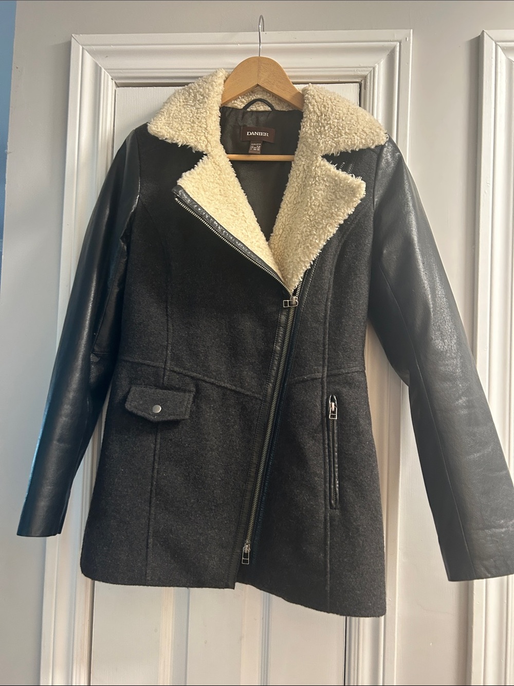 Danier Womenโs Dark Grey Wool Blend & Black Leather Coat